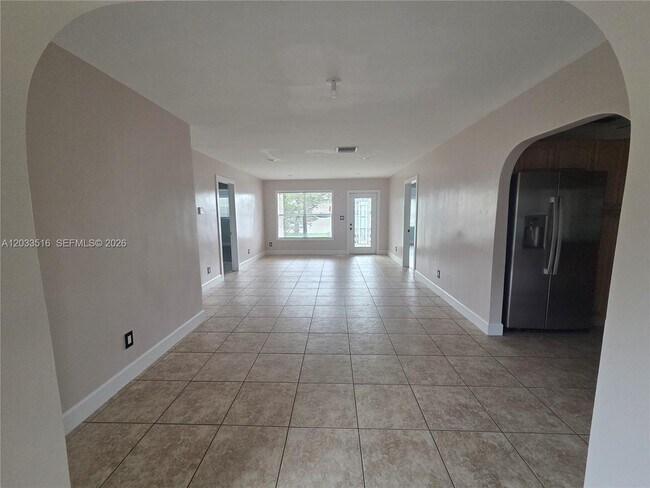 Building Photo - 4415 Tyler St
