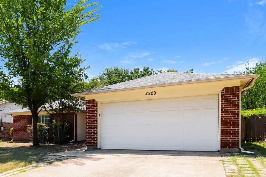 Building Photo - 4200 Cypress Springs Dr