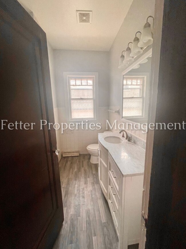 Building Photo - Spacious & Newly Renovated!!!