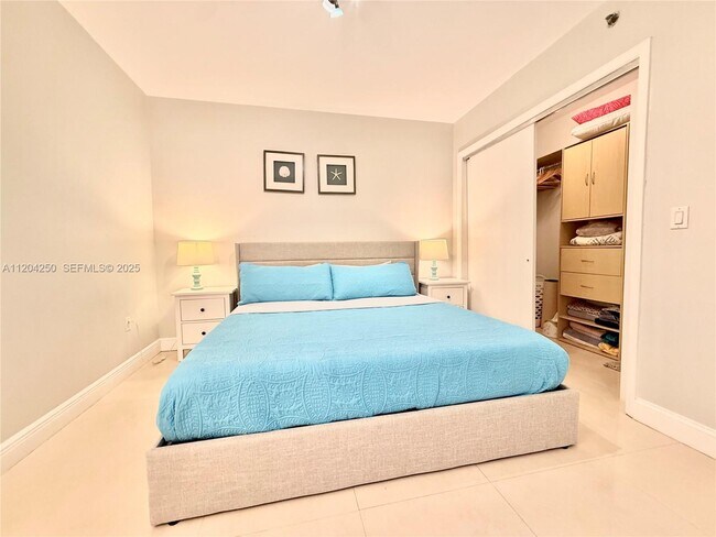 Building Photo - 1830 S Ocean Dr