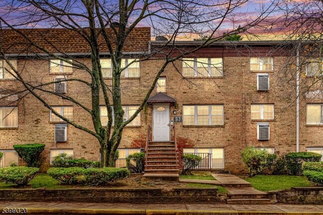 Building Photo - 71 College Dr