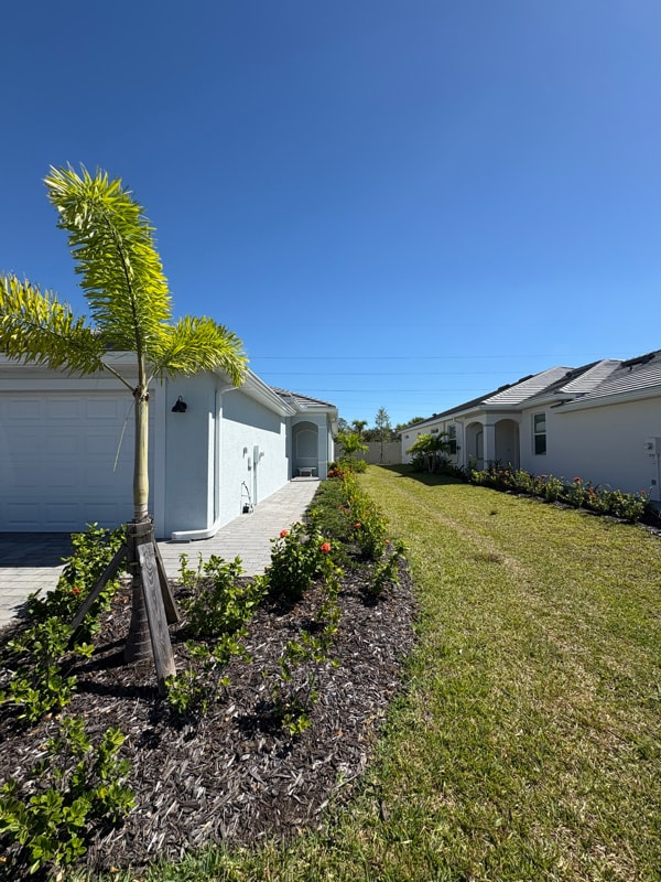 Building Photo - 8061 Shr Lk Dr