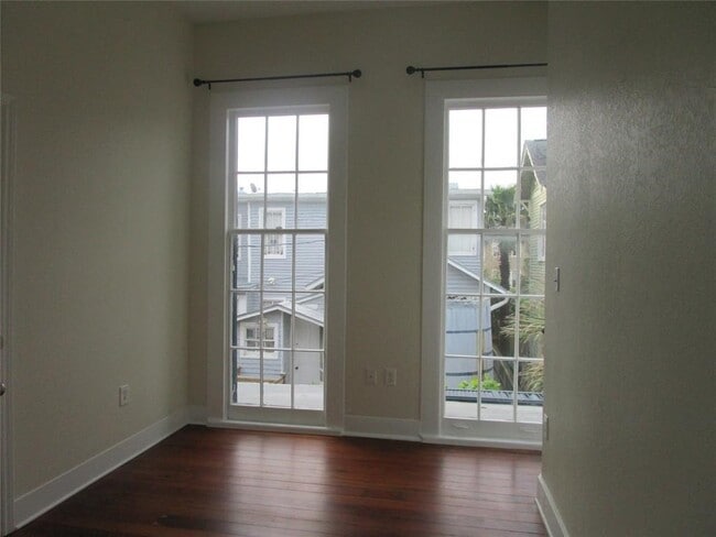 Building Photo - 1216 Post Office Rear St