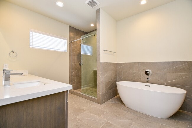 Building Photo - 2305 Silva Park Ln