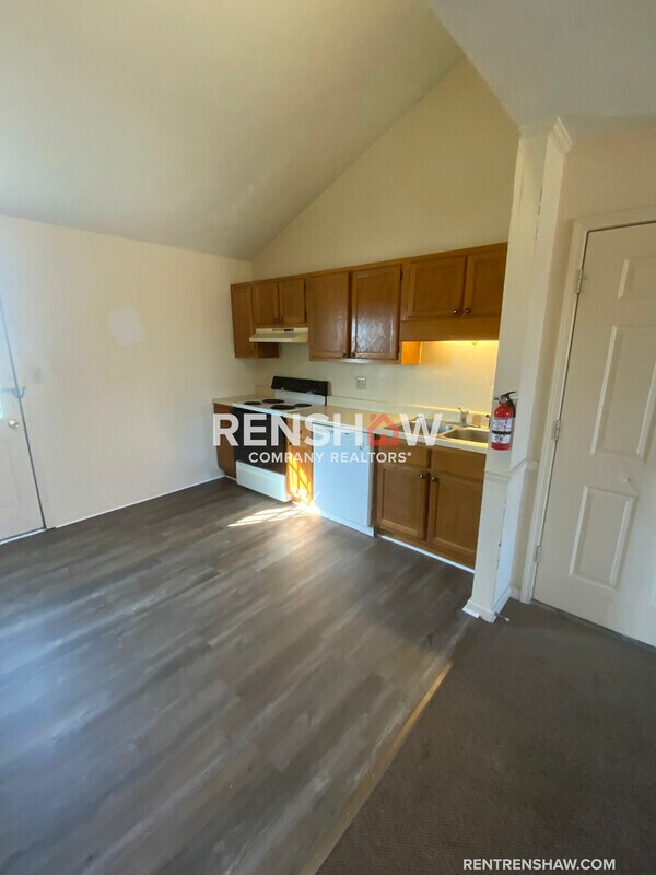 Building Photo - 1110 Cherokee Cir