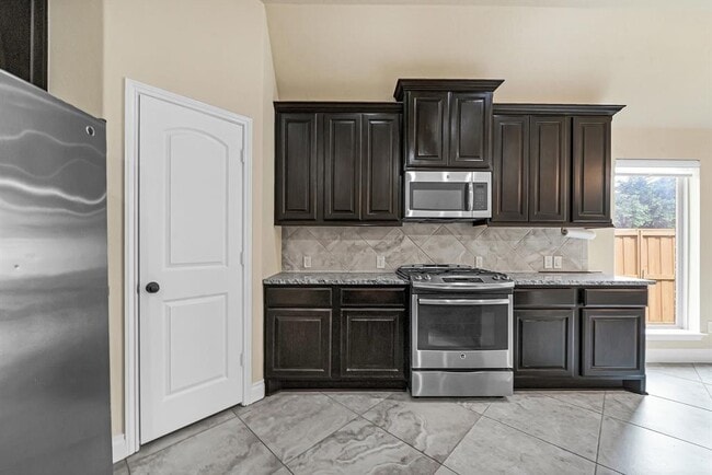 Building Photo - 17503 Woodfalls Ln