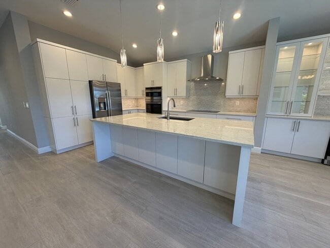 Building Photo - ANNUAL RENTAL - 3 BED / 2 BATH POOL HOME IN AUTUMN WOODS