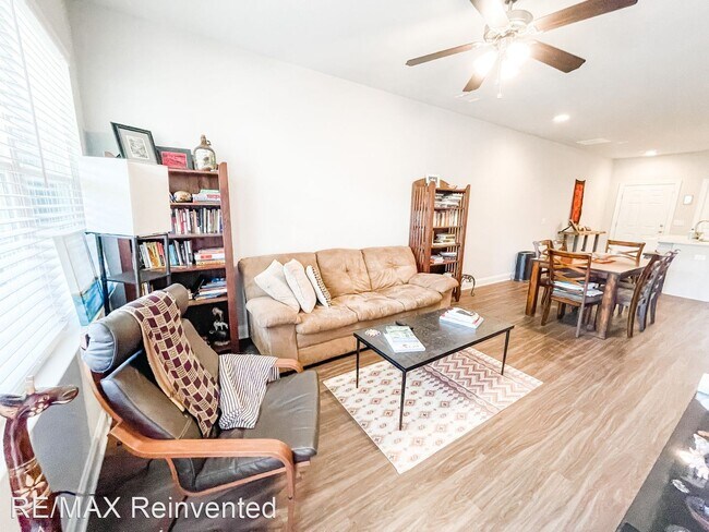 Building Photo - 2 br, 2.5 bath House - 692 Red Cedar Court