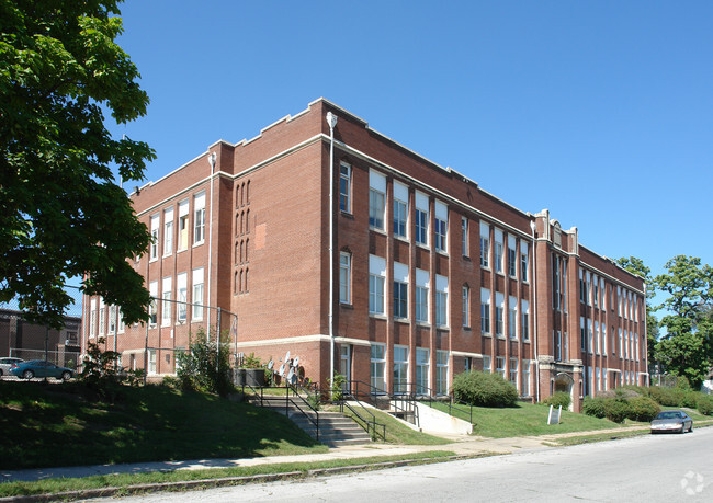 Primary Photo - Park School Apartments