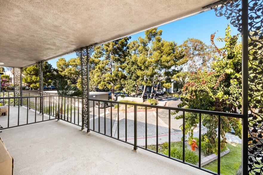 Building Photo - 660 S Glassell St