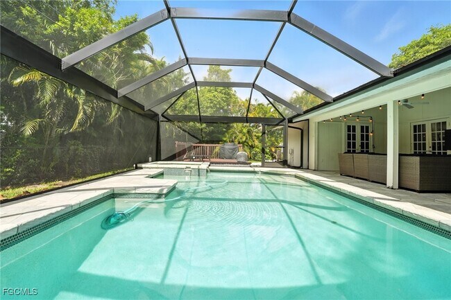 Building Photo - 1250 Kasamada Dr