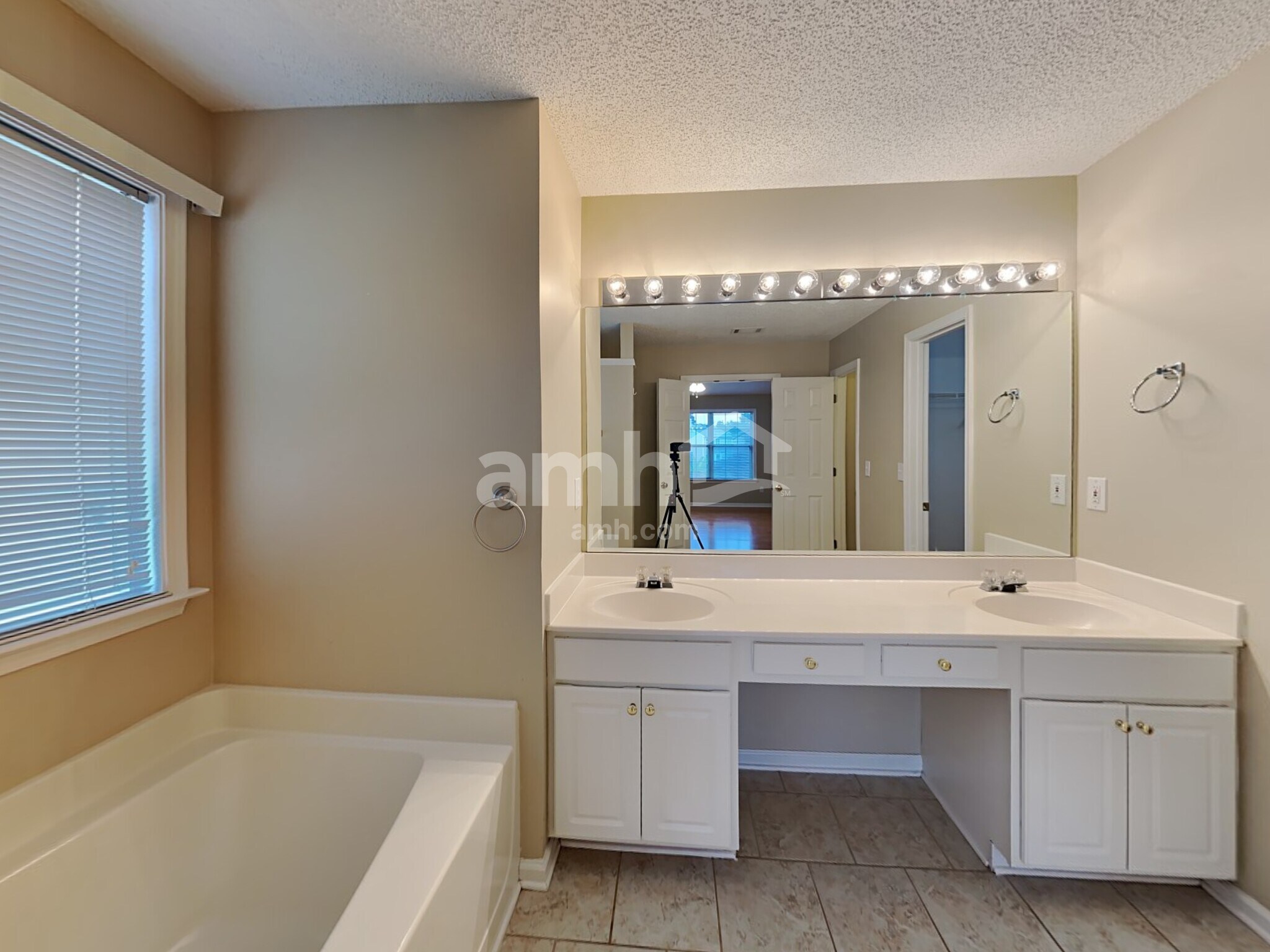 Building Photo - 3900 Chastatee Dr