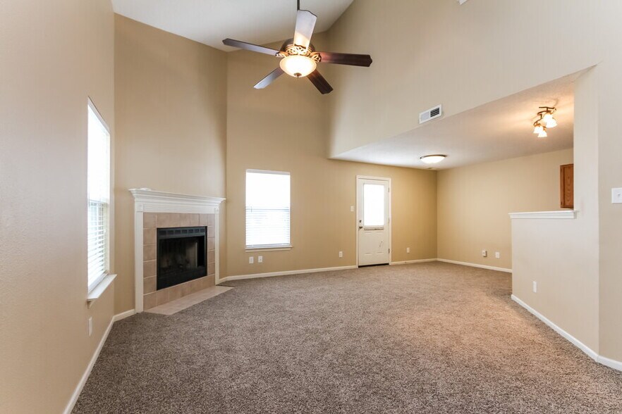 Building Photo - 1178 Kenwood Dr