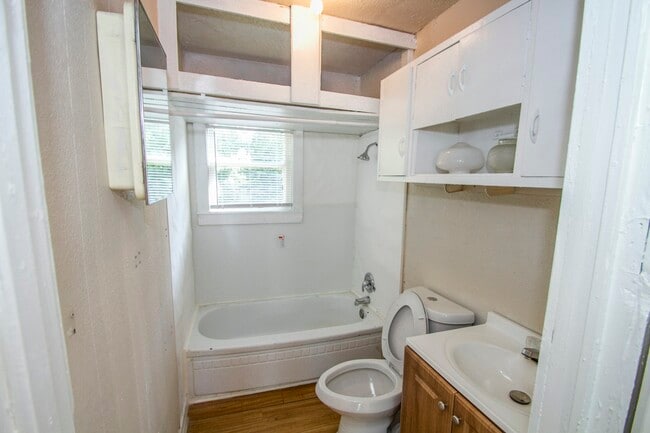 Building Photo - 414 Rotary