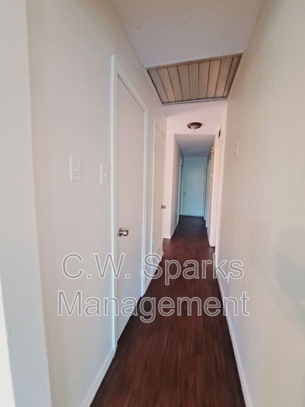 Building Photo - 4106 Cedar Creek Dr