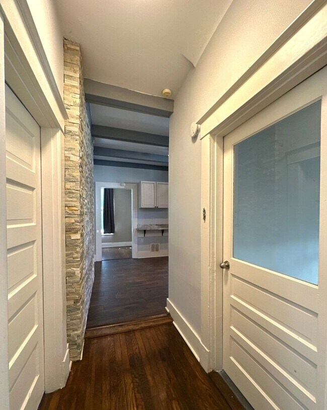 Building Photo - Gorgeous 4 Bedroom Home Now Available!!