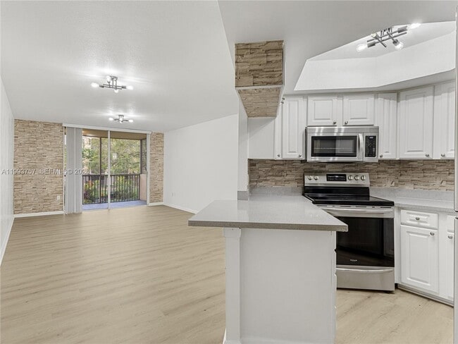 Building Photo - 8343 Lake Dr