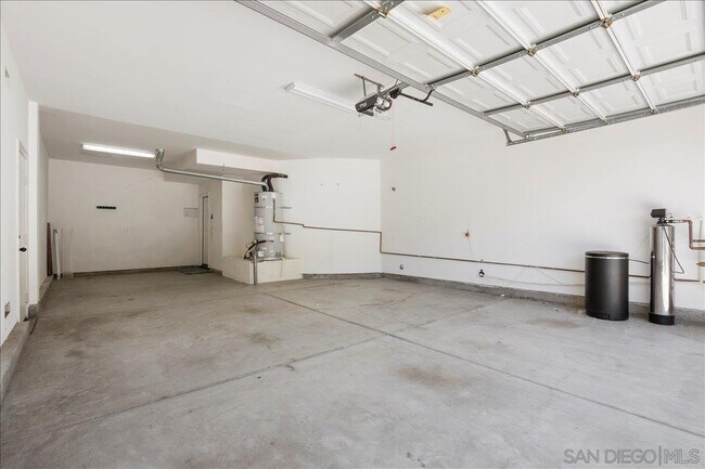 Building Photo - 1850 Sheridan Way
