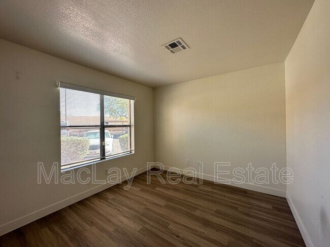 Building Photo - 8787 E Mountain View Rd