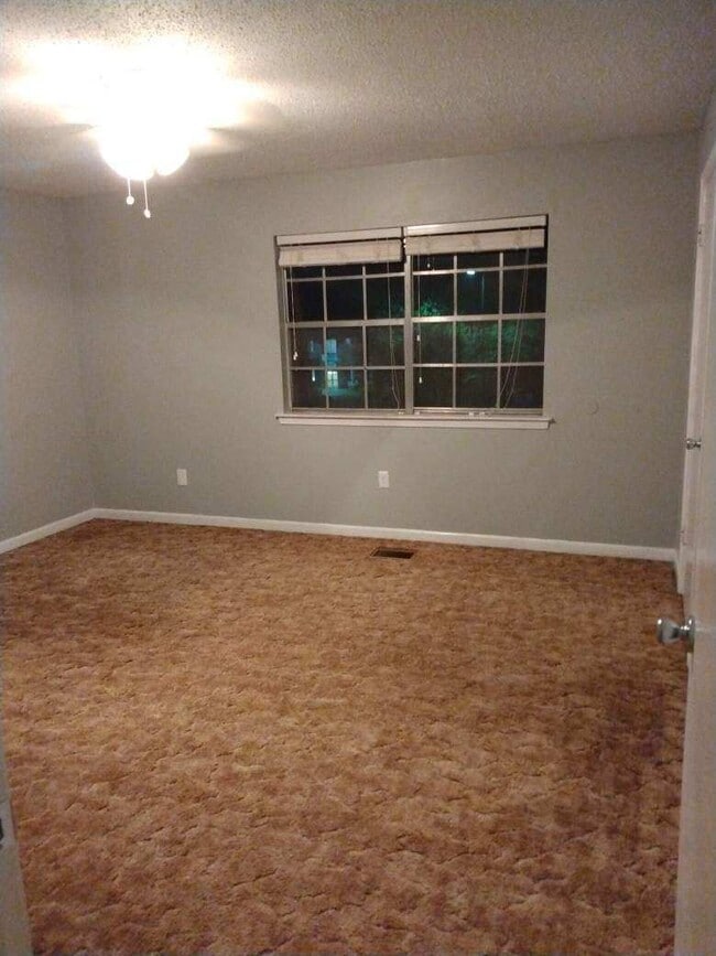 Building Photo - Pirate Cove Apartments 9-16