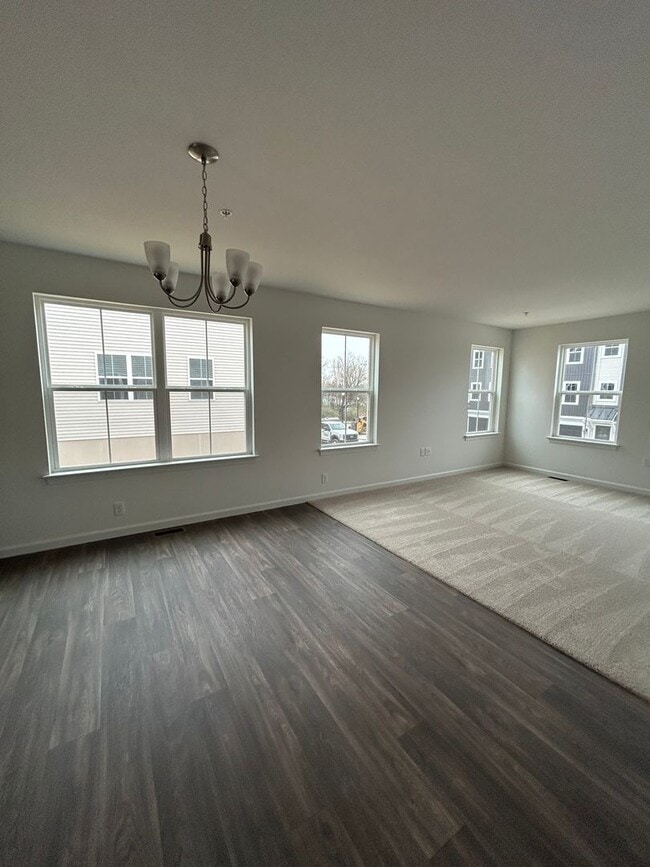 Building Photo - New End of row townhome 3 bed, 2.5 bath in Carlisle