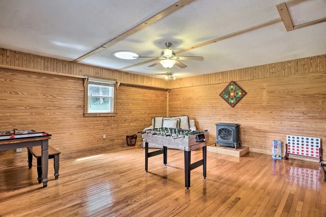 Building Photo - Casa Shalom