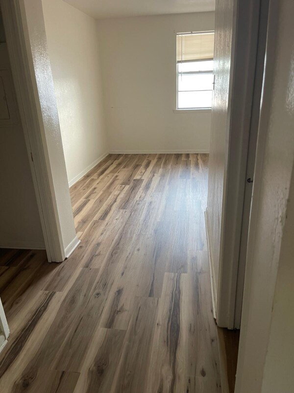 Building Photo - 414 E Avenue A