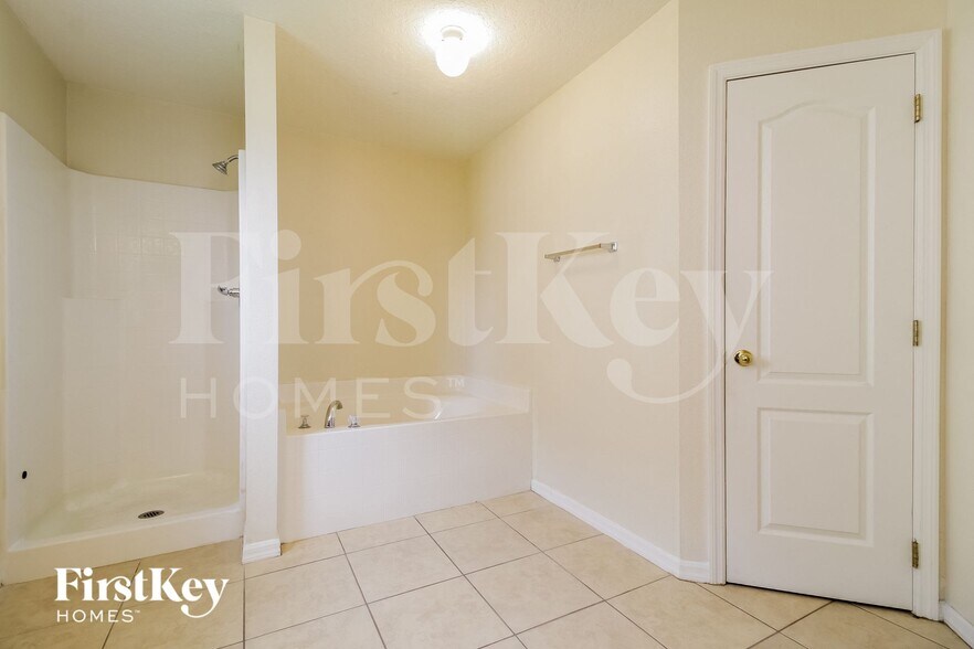 Building Photo - 403 Danube Dr