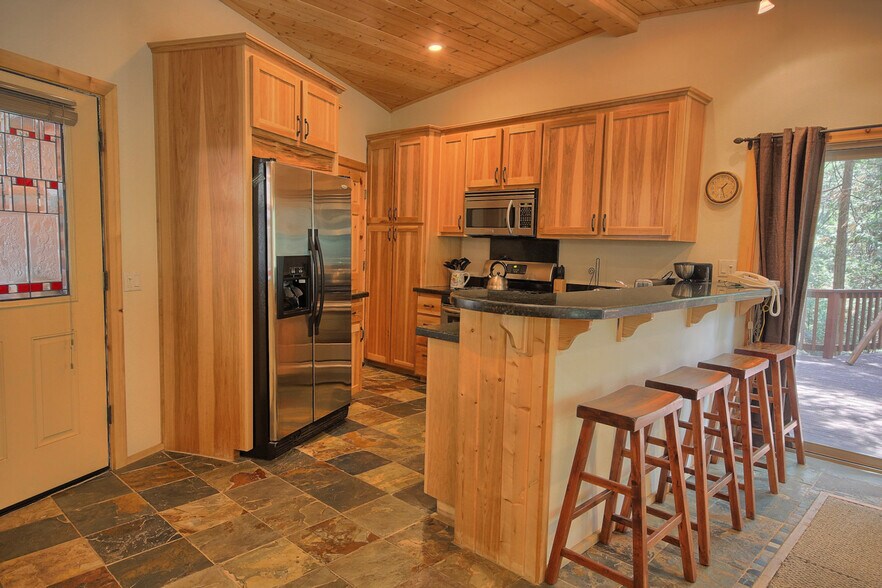 Building Photo - 8154 N Chilnualna Falls Rd
