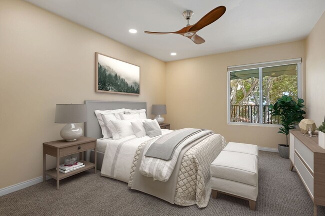 Building Photo - 450 Por La Mar Cir