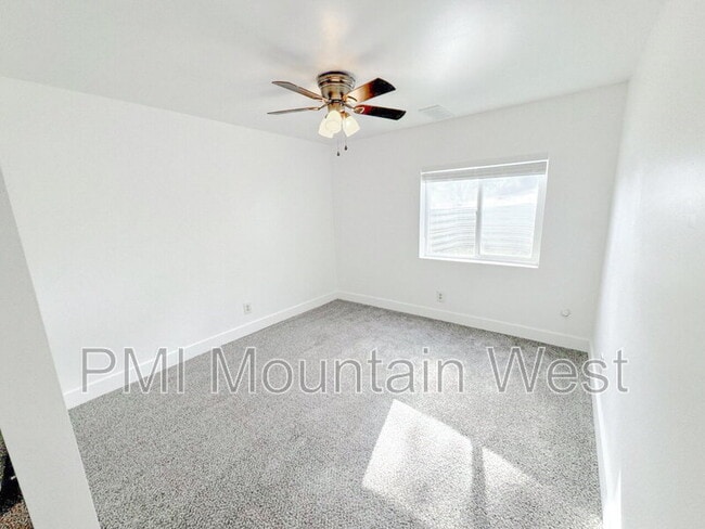 Building Photo - 36 Orchard Ln