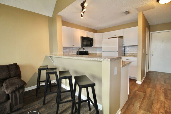 Building Photo - 1342 Hunters Rd