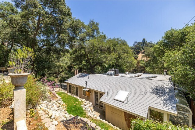 Building Photo - 4566 Lower Live Oak Canyon Rd