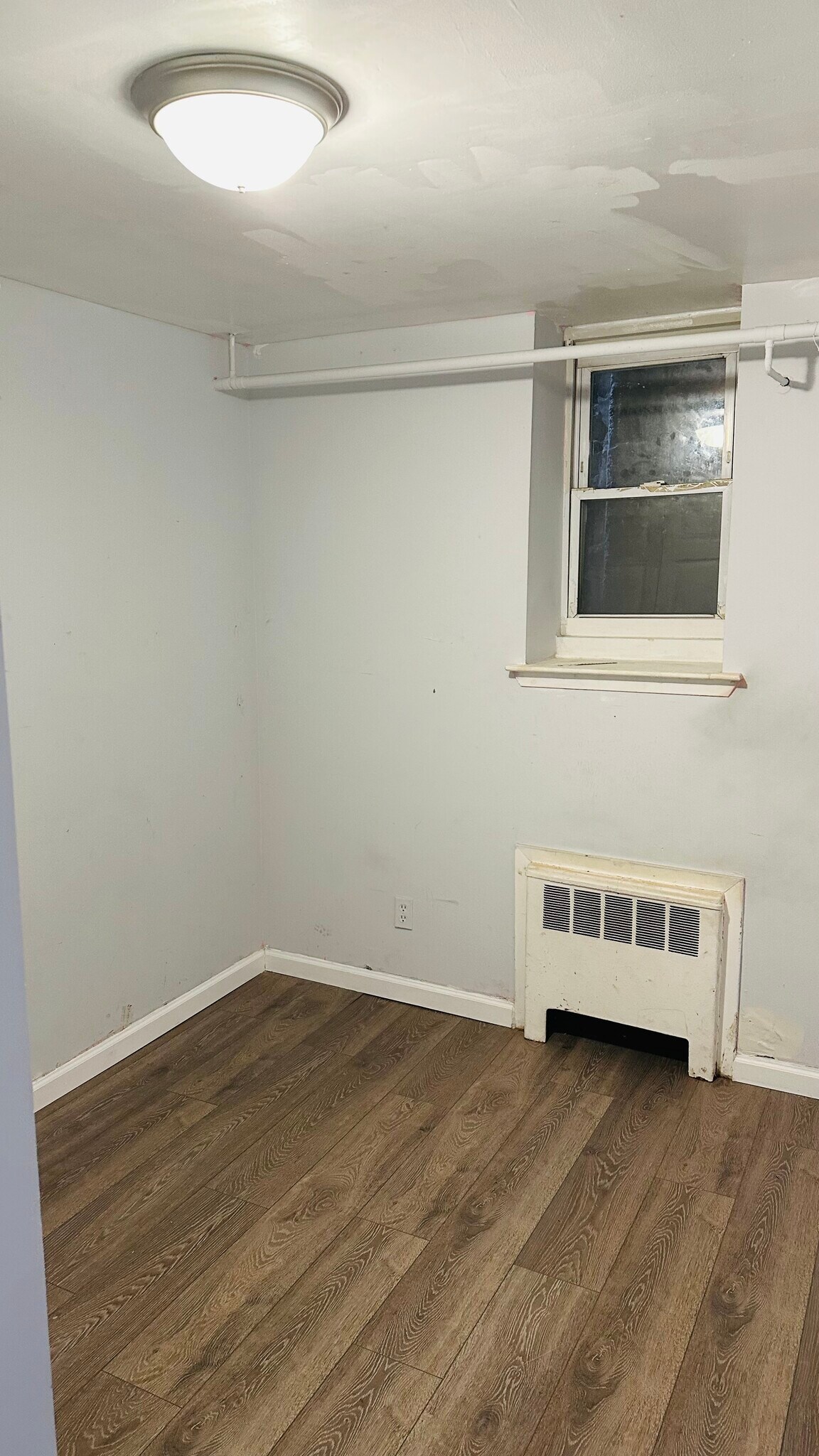 Building Photo - 132 Voss Ave