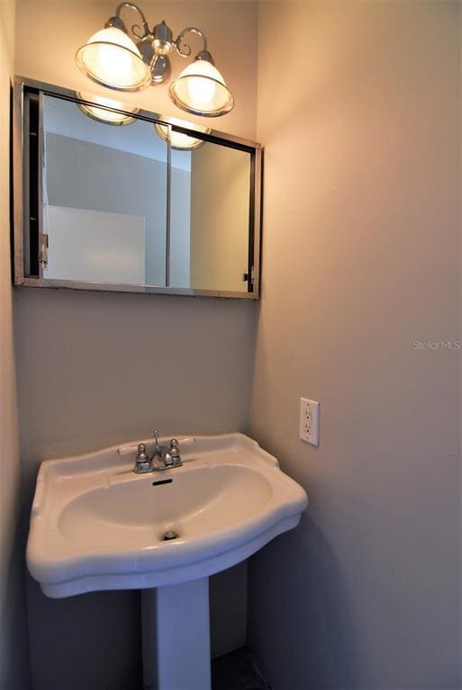 Building Photo - 1501 Vantage Dr