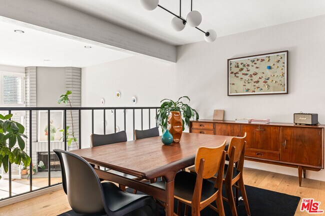 Building Photo - 4608 Glencoe Ave