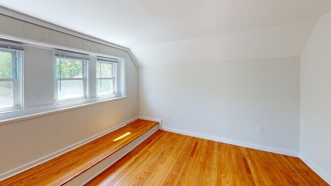 Building Photo - 610 Orange St