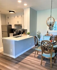 Building Photo - 1600 Long Grove Dr