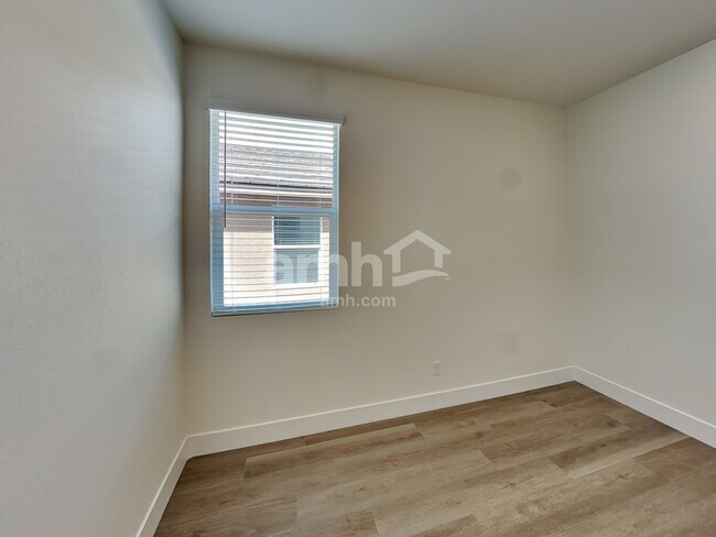 Building Photo - 505 Silverbell Fls Pl