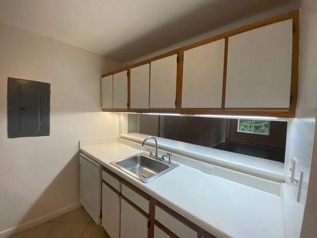 Building Photo - 1341-001 Crab Orchard Drive Unit 001