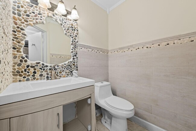 Building Photo - 4902 NW 82nd Ave