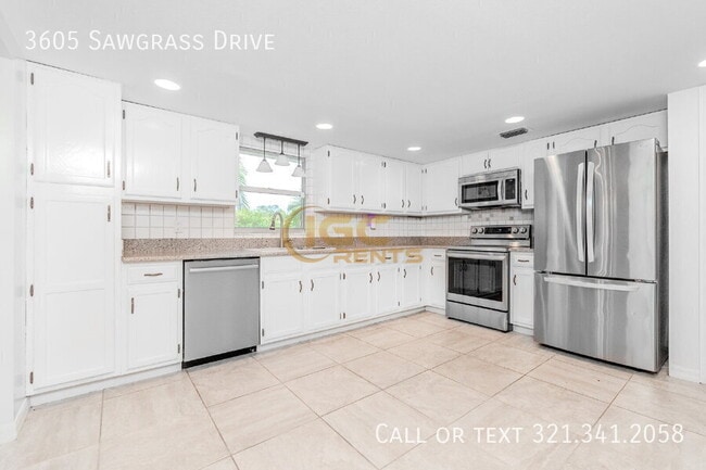 Building Photo - 3605 Sawgrass Dr