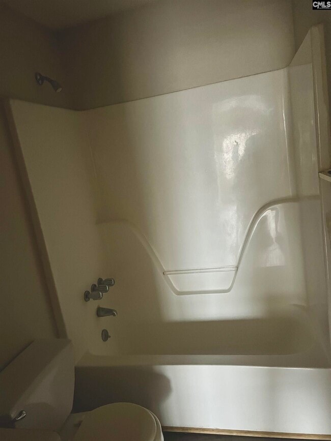 Building Photo - 122 Hazelwood Ct