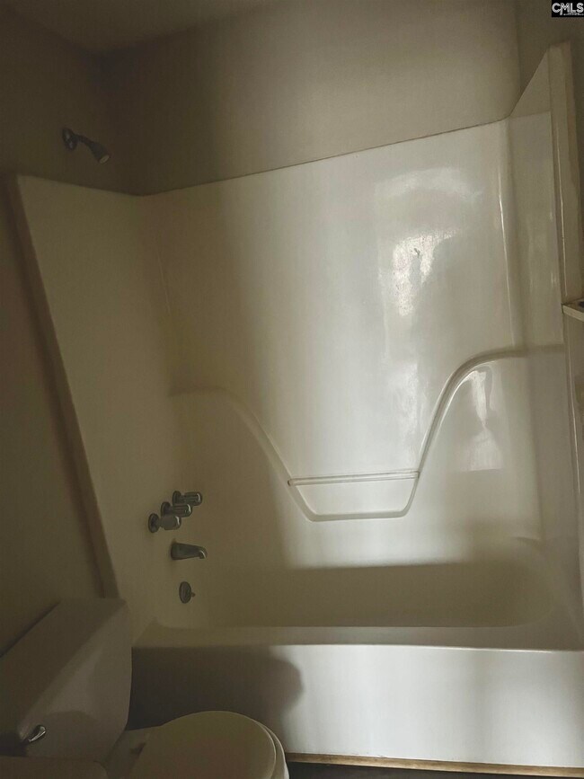 Building Photo - 124 Hazelwood Ct