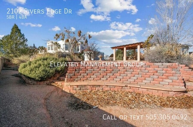 Building Photo - Spacious 5 Bedroom, Views, Refrigerated Ai...