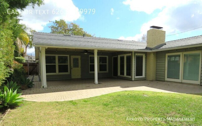 Building Photo - 1165 Leonard Ave