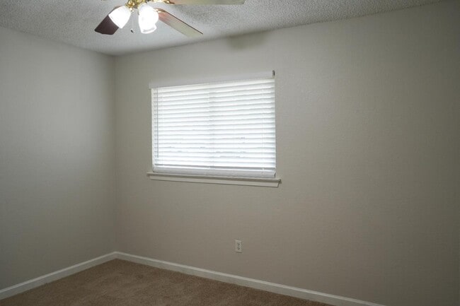 Building Photo - 4310 N Barcus Ave