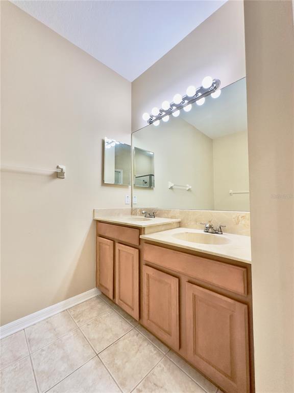 Building Photo - 10222 Devonshire Lake Dr