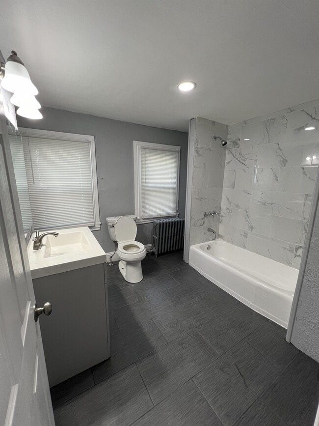 Building Photo - 85 Chestnut St