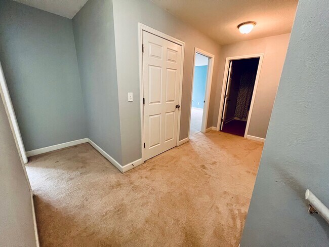 Building Photo - 128 Meadowland Dr